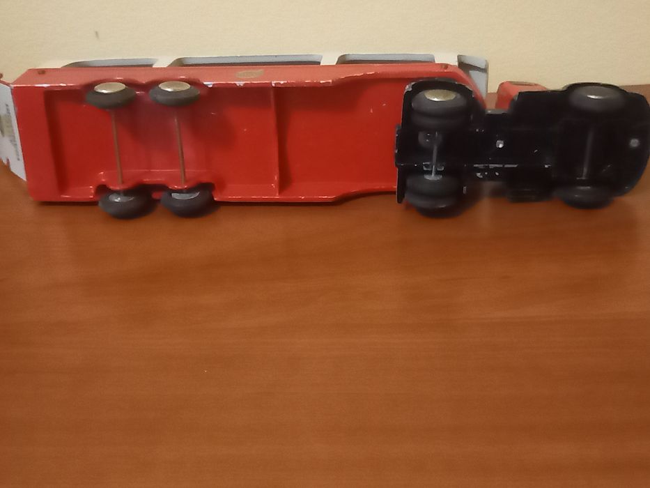 Метална играчкаTekno Volvo