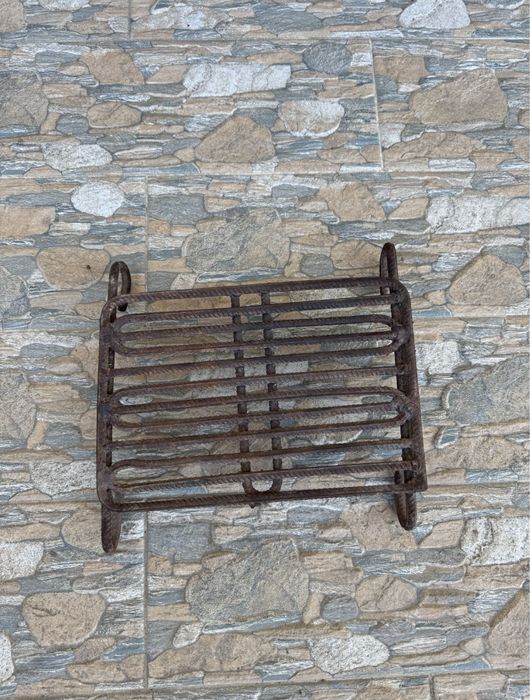 Vând grătar de camping