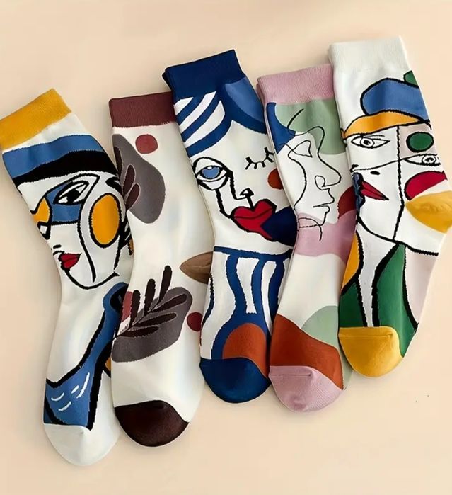 Шарени забавни чорапи
