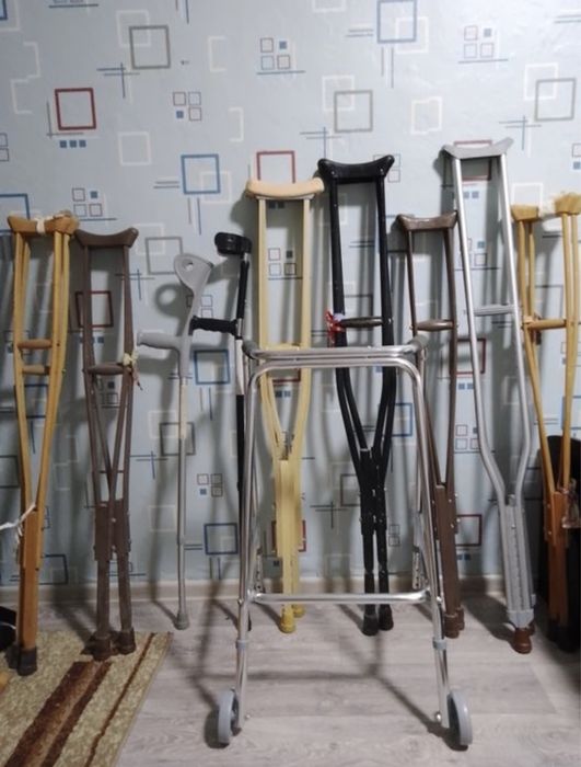 Костыли подмышечные подлокотные трость