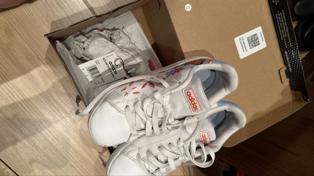 Кроссовки adidas moana