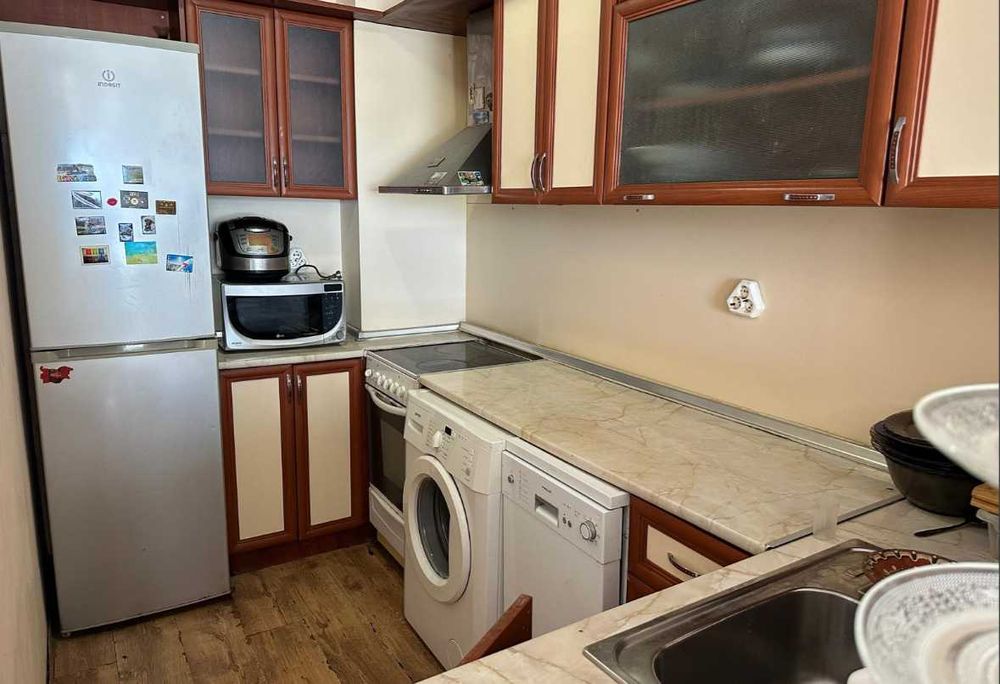 Дава се под наем Тристаен апартамент в Варна, Гръцка махала - 118 кв.м за 700 € - Снимка #5