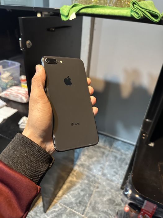 Iphone 8 Plus srochne sotiladi