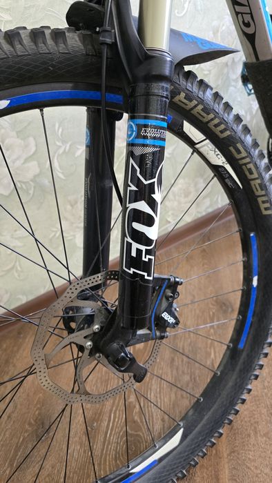 двухподвес giant велосипед