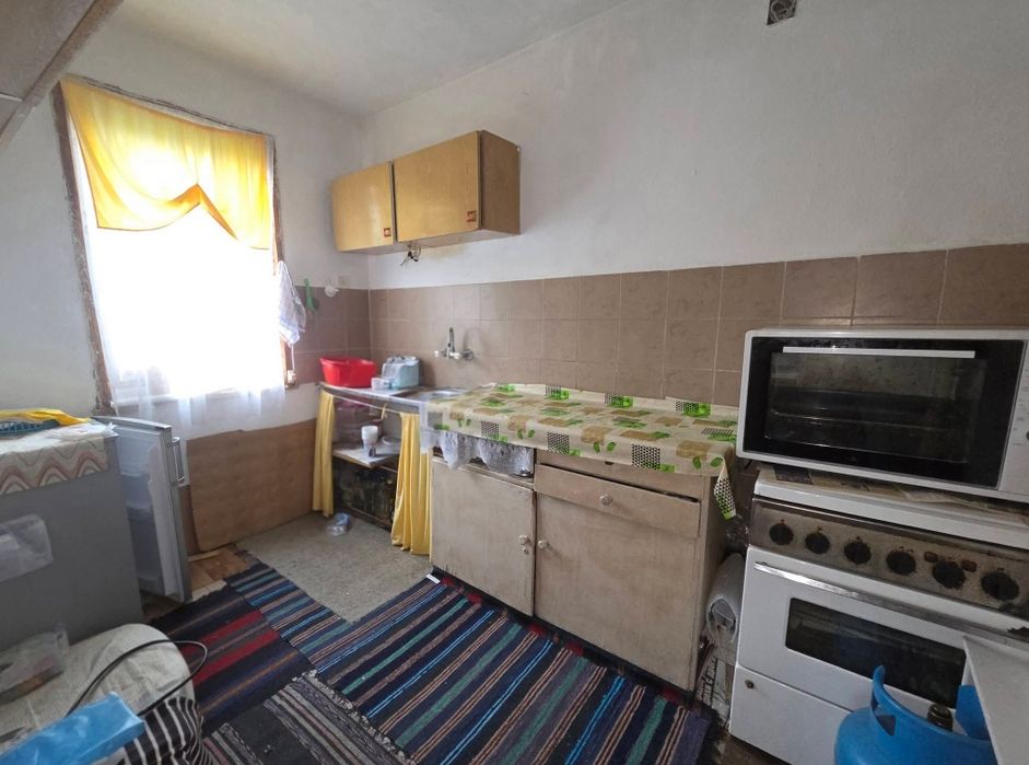 Голяма къща в с.Горна Гращица обл.Кюстендил