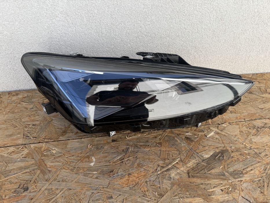 Far dreapta Seat Leon IV Facelift 2025 2026 Full LED MATRIX Original Europa