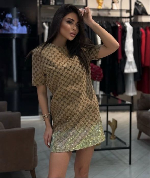 Страхотна рокля с камъни