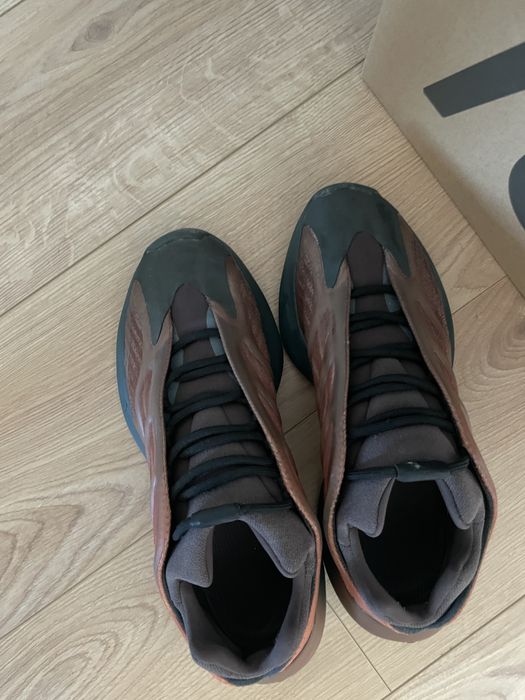 Yeezy 700v3 Cooper Fade