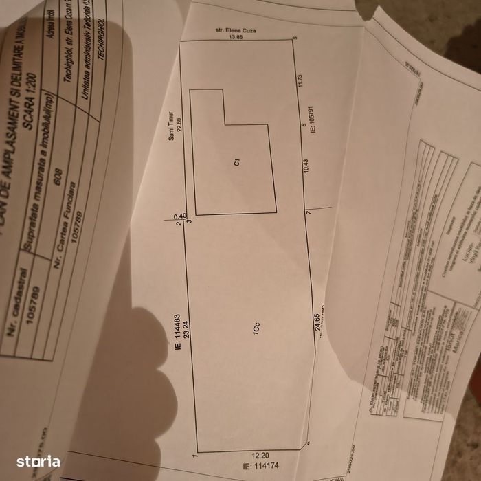 Casă de vânzare în cărămidă garaj, curte
