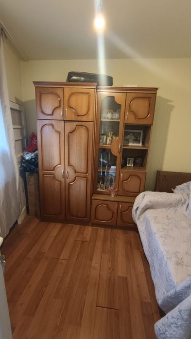 Vând casa la intrarea in Smeura,la un  1km de sensul giratoriu Trivale