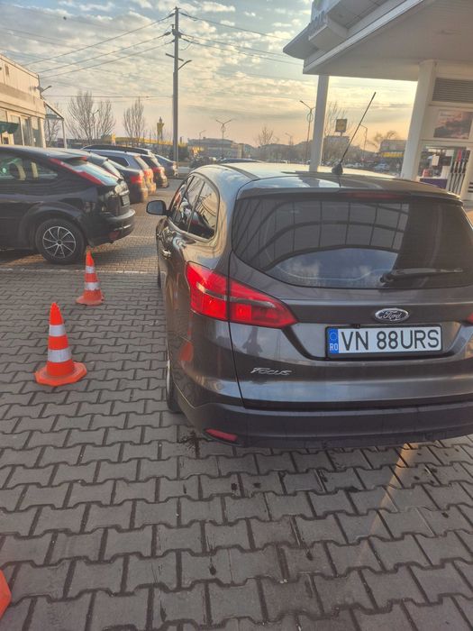 Ford focus 2015  1.5 diesel pret 4500 negociabil