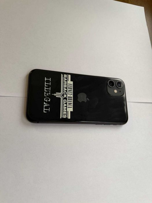 iPhone 11 128 ГБ, аккумулятор 77%, черный