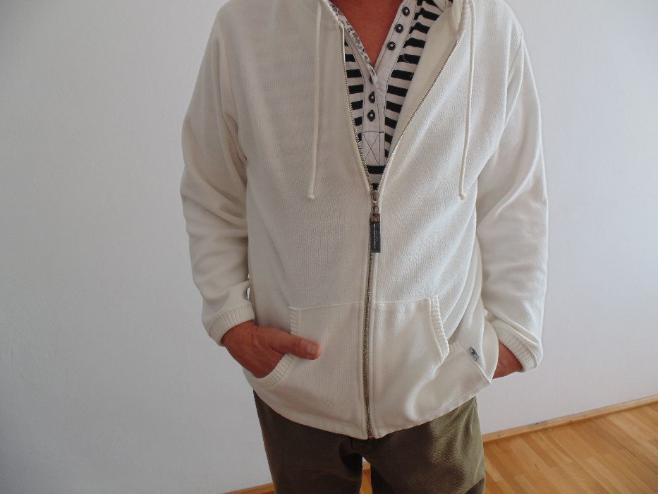 Vand un sfeter alb din bumbac. tom Taylor