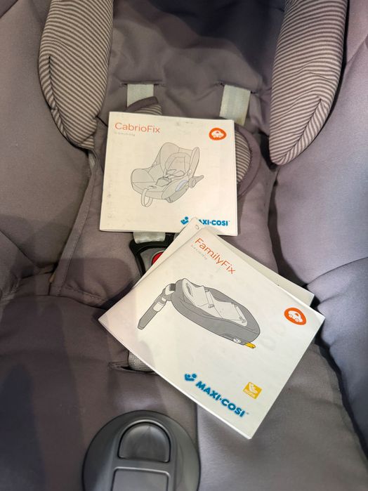 Стол за кола Maxi-Cosi CabrioFix с изофикс система FamilyFix комплект