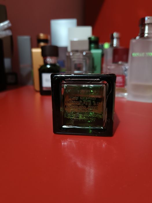 Vând apa de parfum Adolfo Dominguez Vetiver Terra