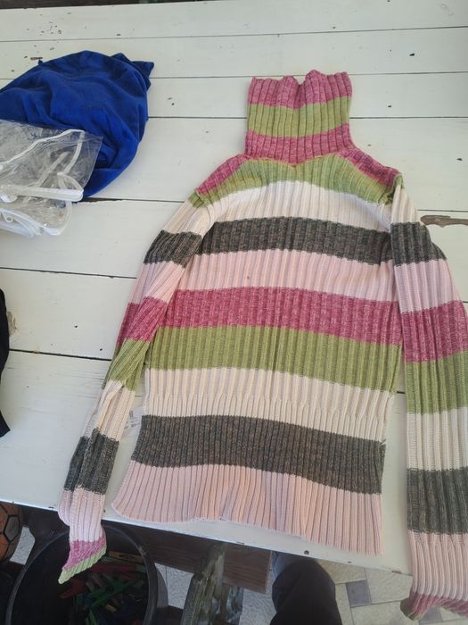 Женские свитера, кофты и халат