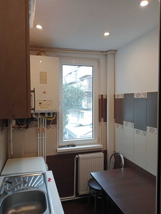Inchiriez apartment de 40mp situat in Galati Micro 19 etaj 2,Este proaspat zugravit si dispune de toate utilitatile de ce este necesar pnt locuit.