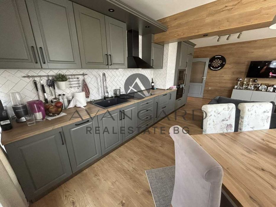 Продава се Тристаен апартамент в Пловдив, Кършияка - 107 кв.м за 2898 €/кв.м - Снимка #4