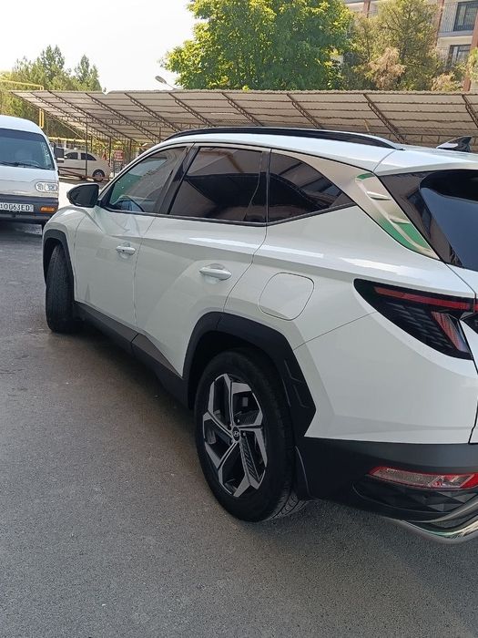 HYUNDAI Tucsan Full sotiladi SROCHNA