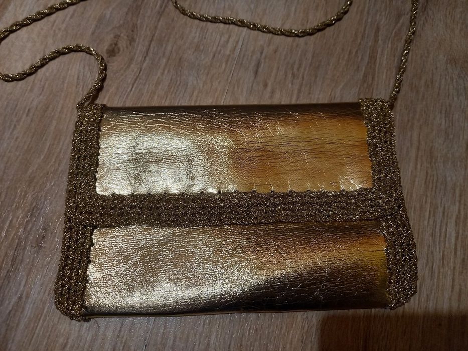 Парти чантичка в златисто