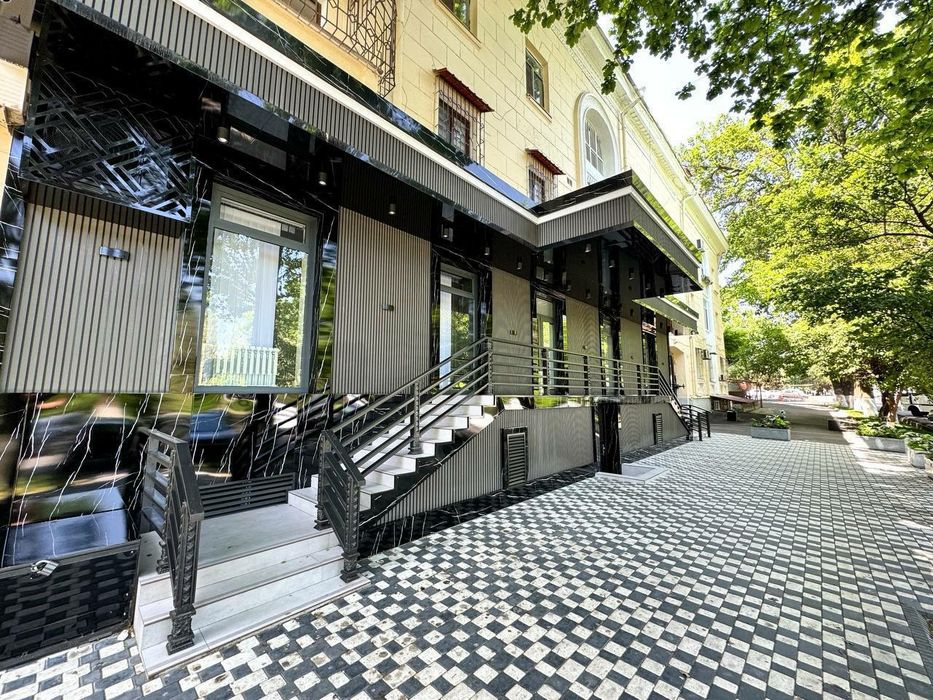 Продаётся офис 180 м² с арендатором, Ц-1