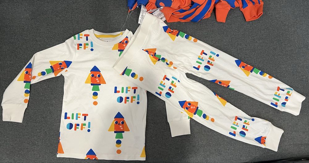 Нови пижами за момче Next