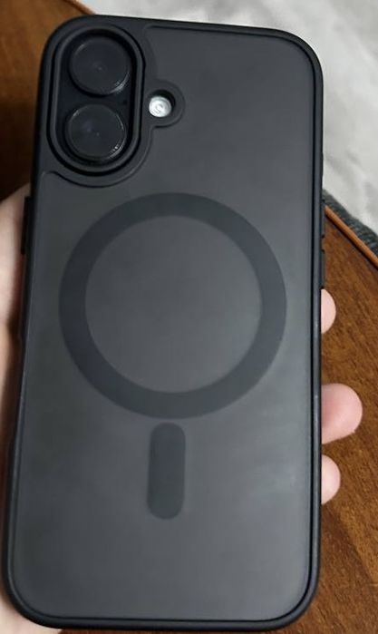 Продам Айфон 16 Почти новый