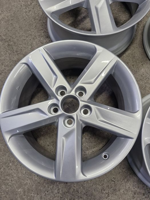 Камри оригинал Американец R17