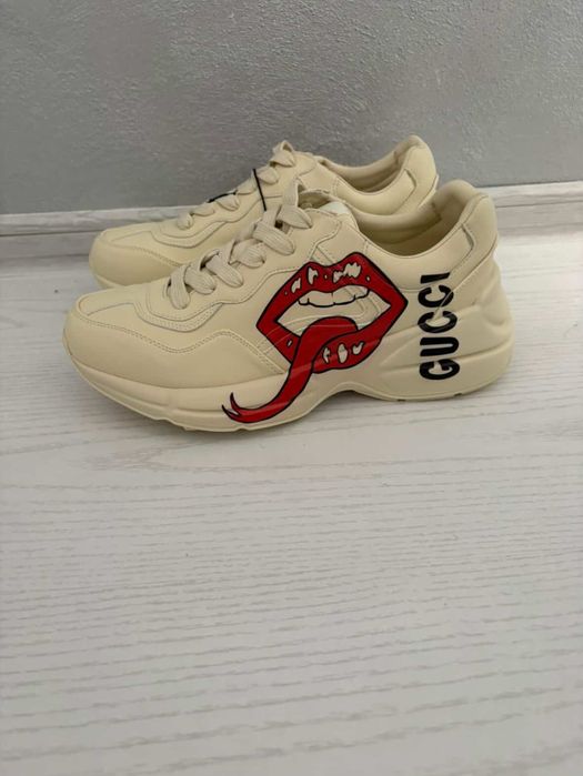 Vand Gucci Rython marimea 43