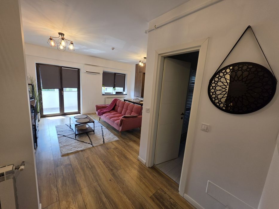Proprietar, ofer spre inchiriere apartament tip studio in bloc nou cu loc de parcare, str. Gheorghe Avrămescu, etaj 1, decomandat