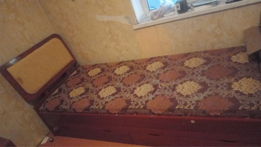 Диван сатылады срочно