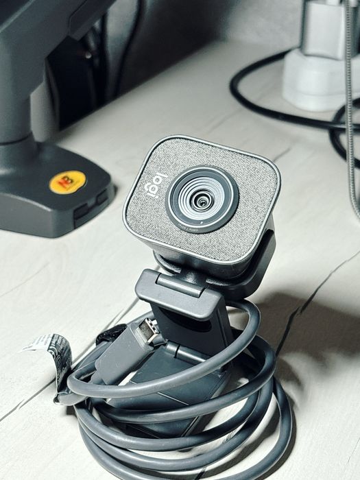 Вебкамера Logitech streamcam