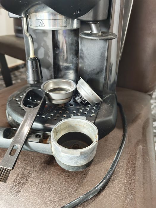 Espressor manual De'Longhi EC221.B, 15 bari, 1 l, Dispozitiv spumare,