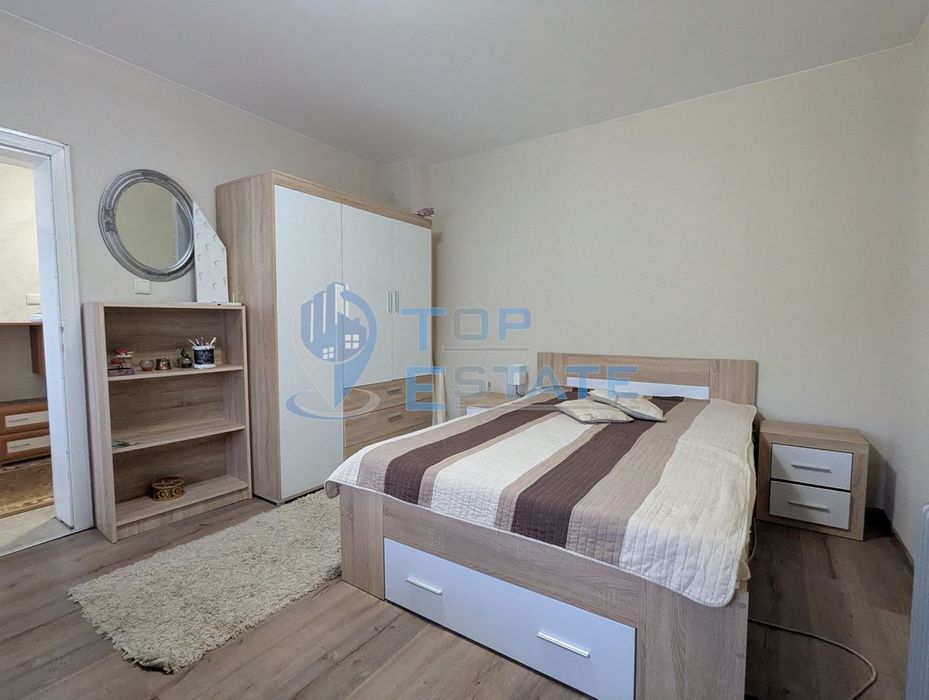 Обзаведена тухлена къща с кладенец в село Поликраище, област Велико Т