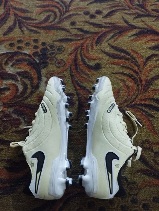 Butsa sotiladi sinab koʻrish uchun bir marotaba kiyilgan