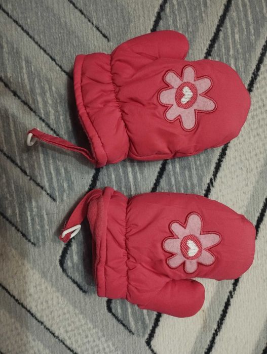 Перчатки , варежки на 1-3 года