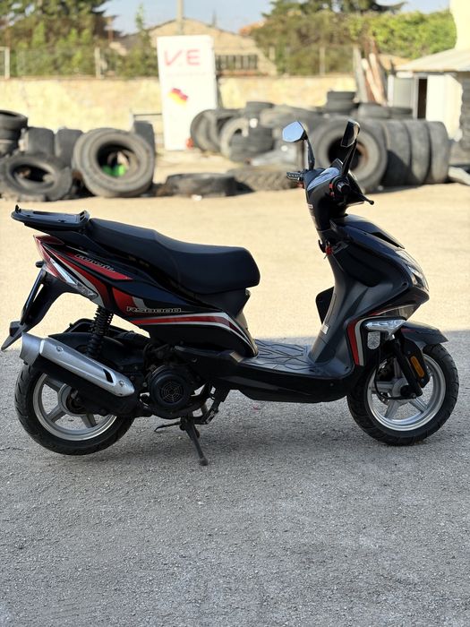 Generic rs8000 Скутер 125куб.