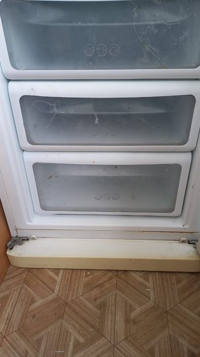Продам б/у холодильник