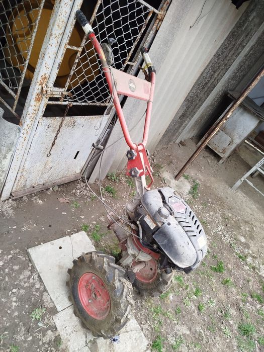 Vând motocultor Briggs &Stratton Intek Edge OHV 60,4 timp,6cpi