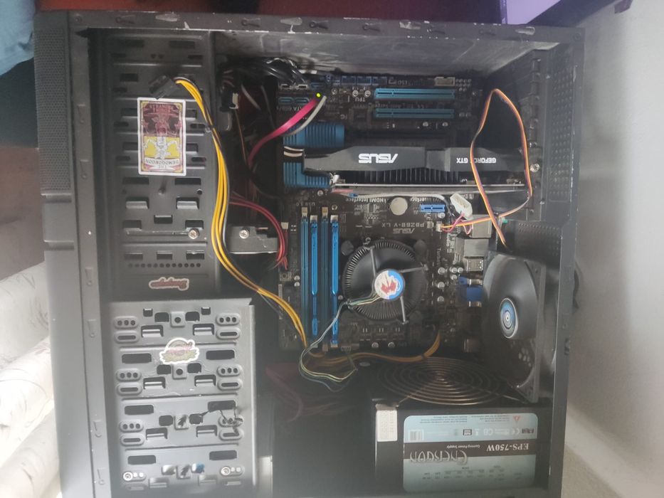 Vand urgent PC cu 16GB Ram DDR3 si GTX 1050 Ti