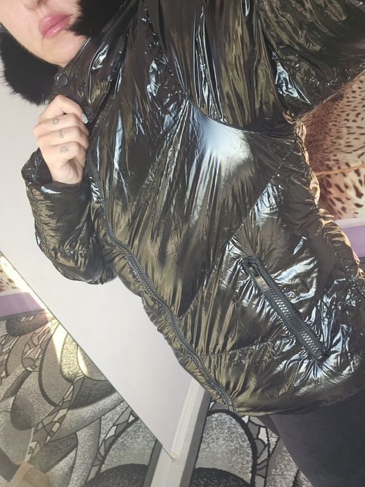 Къса пухенка черна