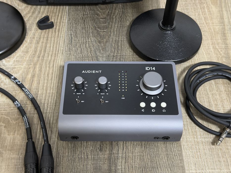 Kit interfata audio + microfon / podcast / voiceover