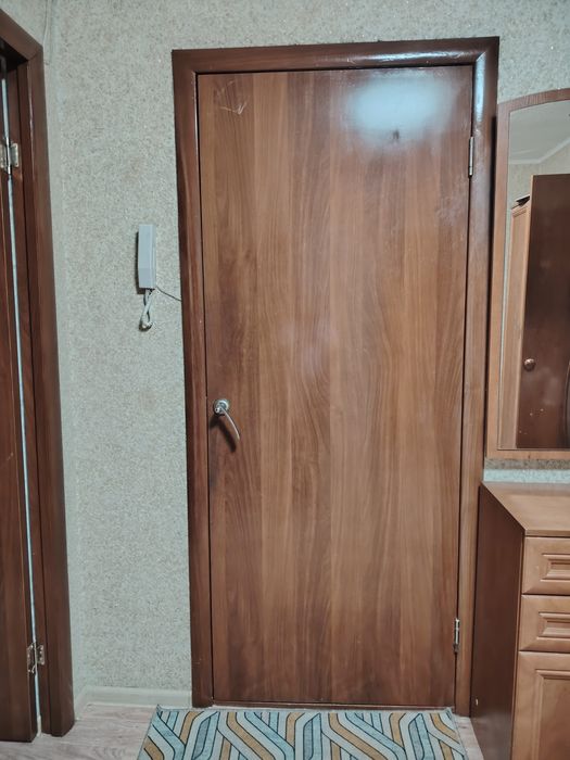 Дверь высота 2м,  ширина 80см
