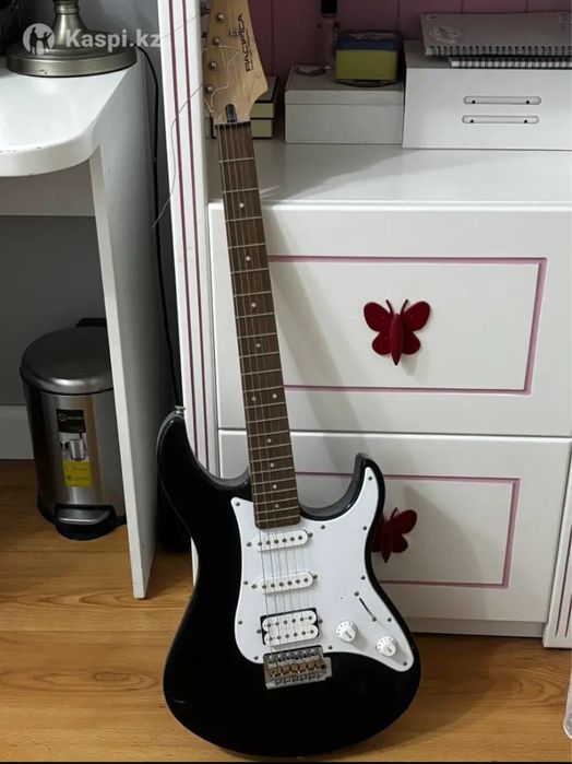 Yamaha электрогитара Pacifica012WH