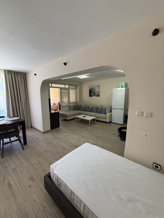 Дава се под наем Двустаен апартамент в Варна, Базар Левски - 80 кв.м за 850 € - Снимка #3