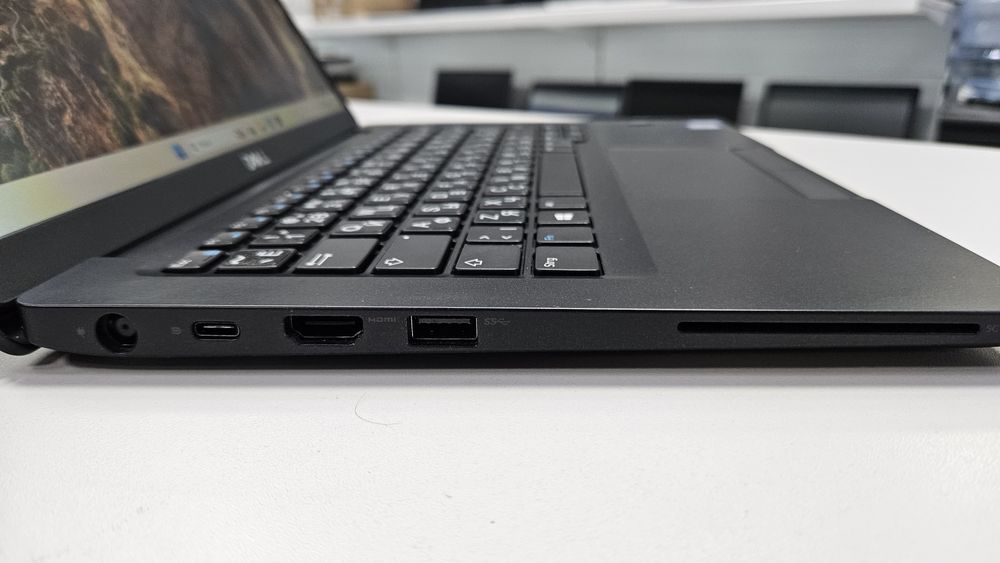 13.3" Ноутбук Dell Latitude 7390