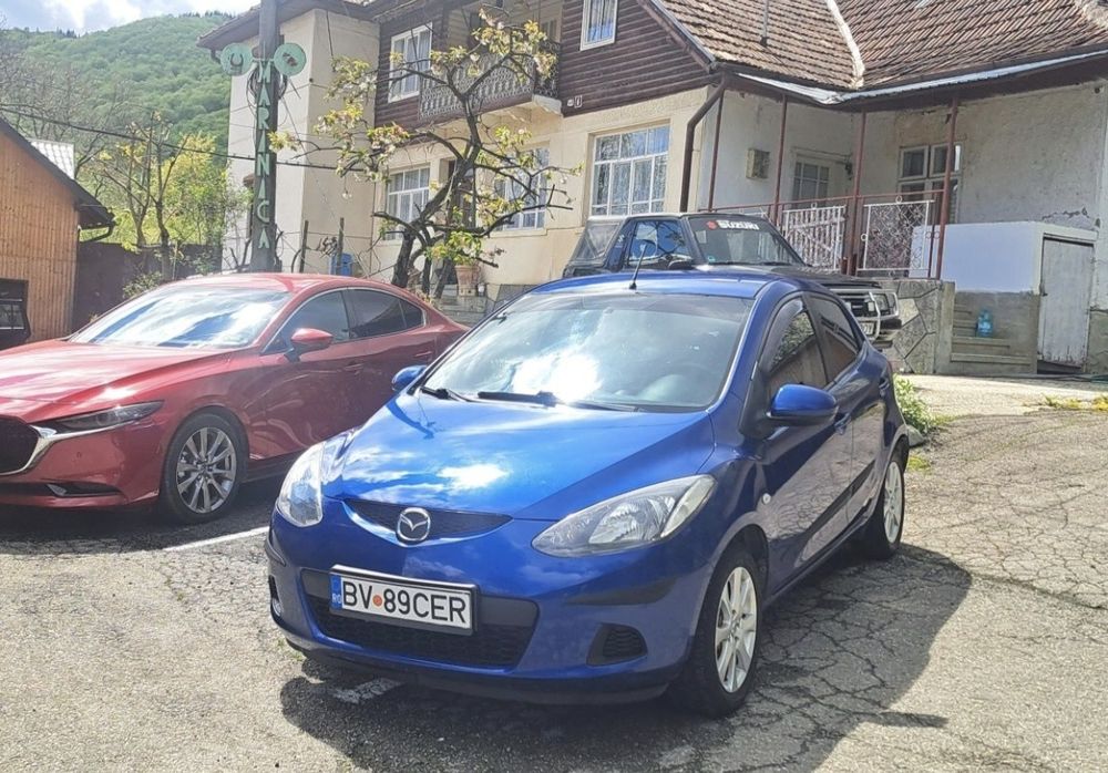 Mazda 2          Redus la 2500