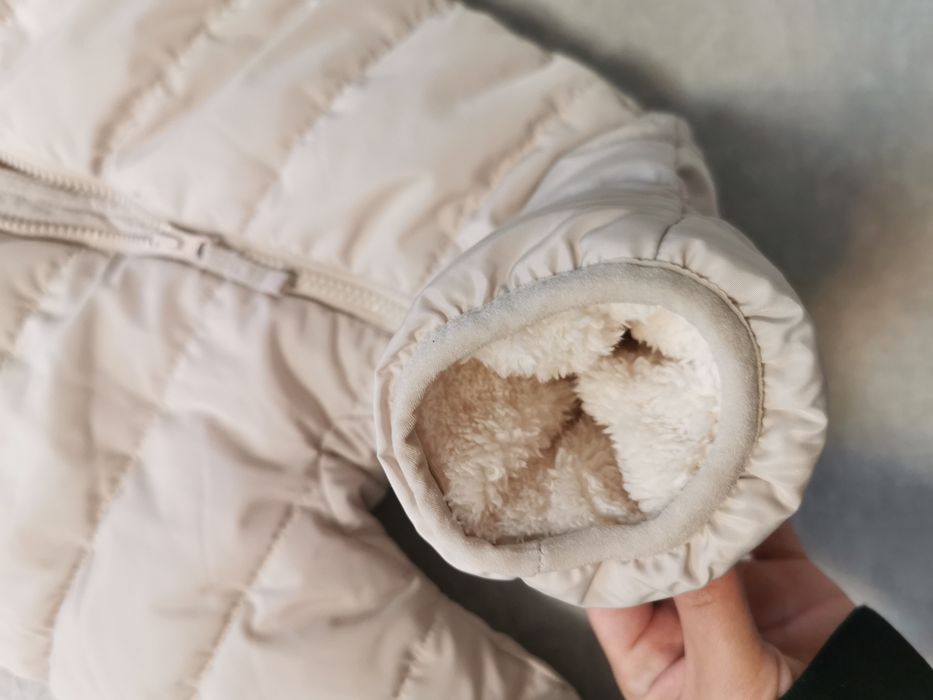 Mărimea 68 - Costum de iarnă cu dublurâ din pluș.