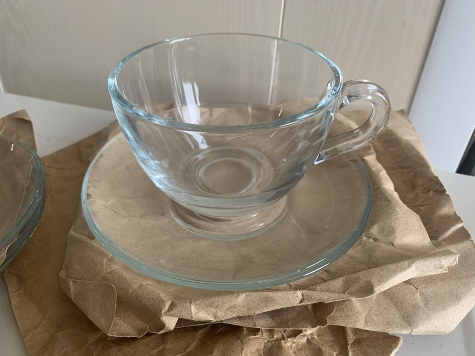 Чашки с блюдцами