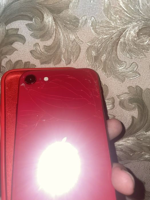Iphone se 2/2020 RED